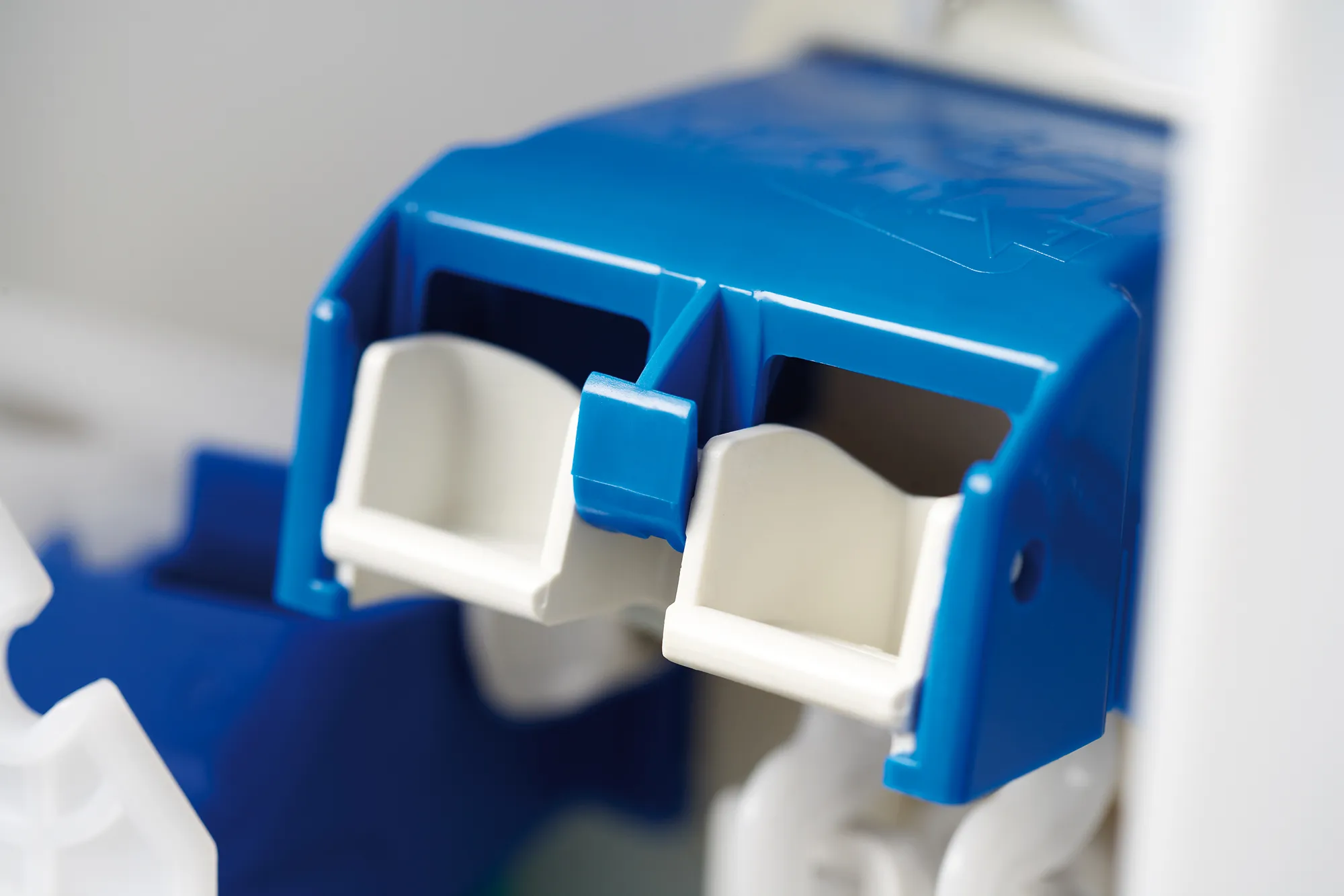 KONZOL EMELŐKAROKKAL, MECHANIKUS, 3800/380 ÖBLÍTŐTARTÁLY